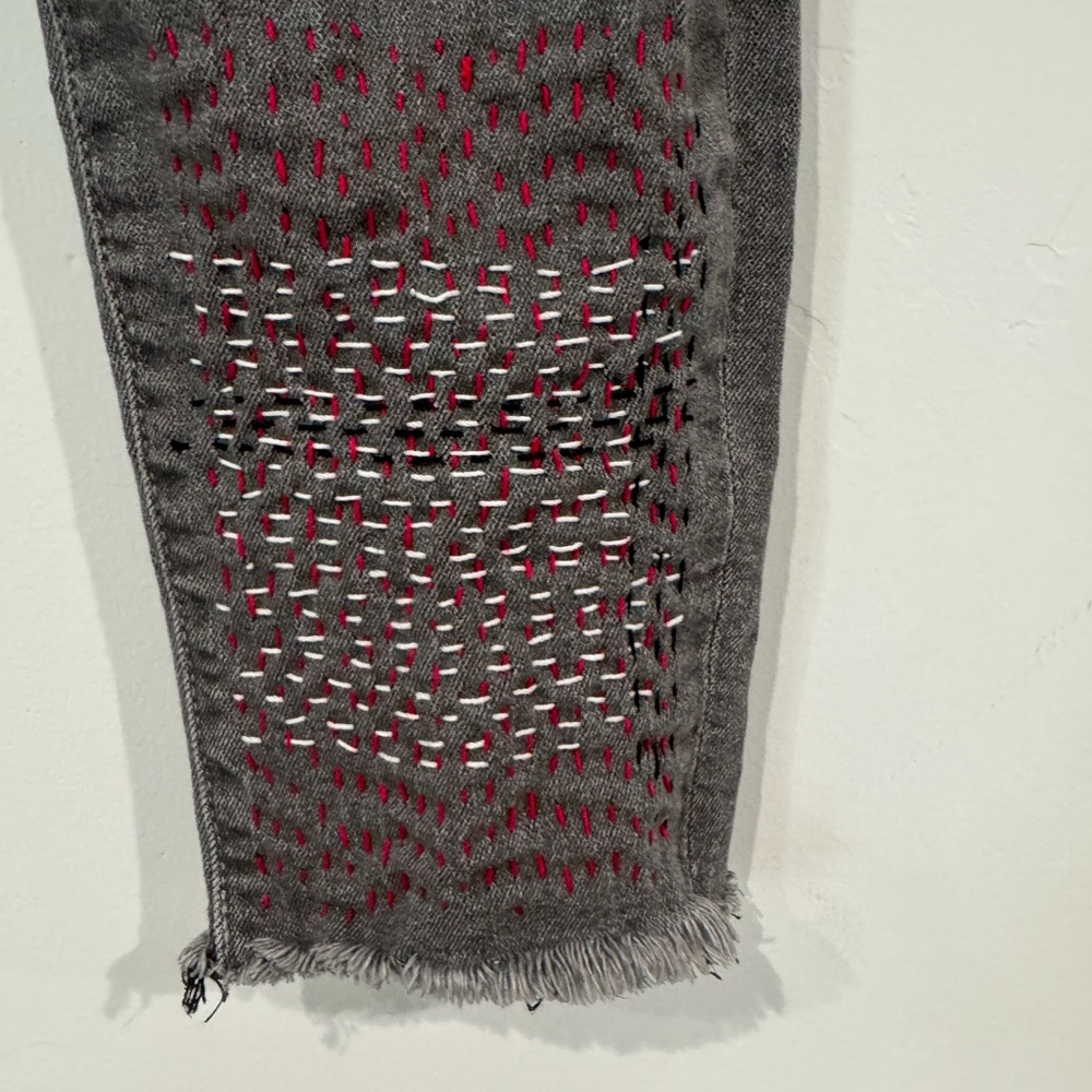 Upcycled Sashiko inspired upcycled Mother high waisted jeans - Picture 11 of 11